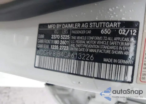 2012 Mercedes-Benz E 350 4Matic z USA, uszkodzony, nr VIN WDDHF8JB4CA613226